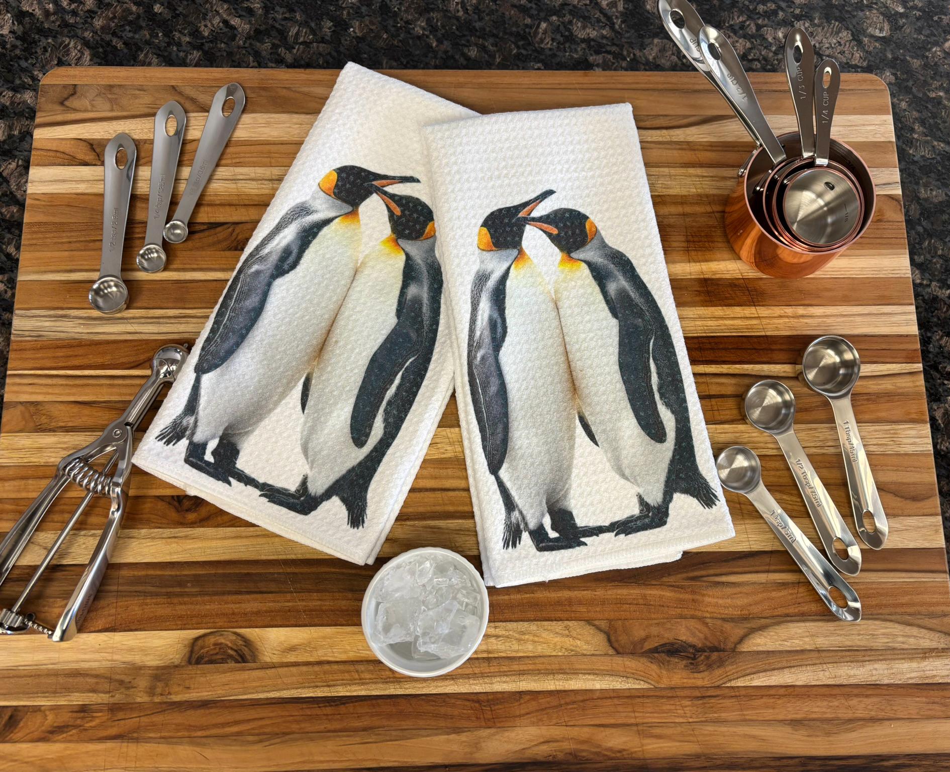 Antarctic Penguins Kitchen Towels Set: Absorbent Dish Towels for Nature Lovers - Image 5