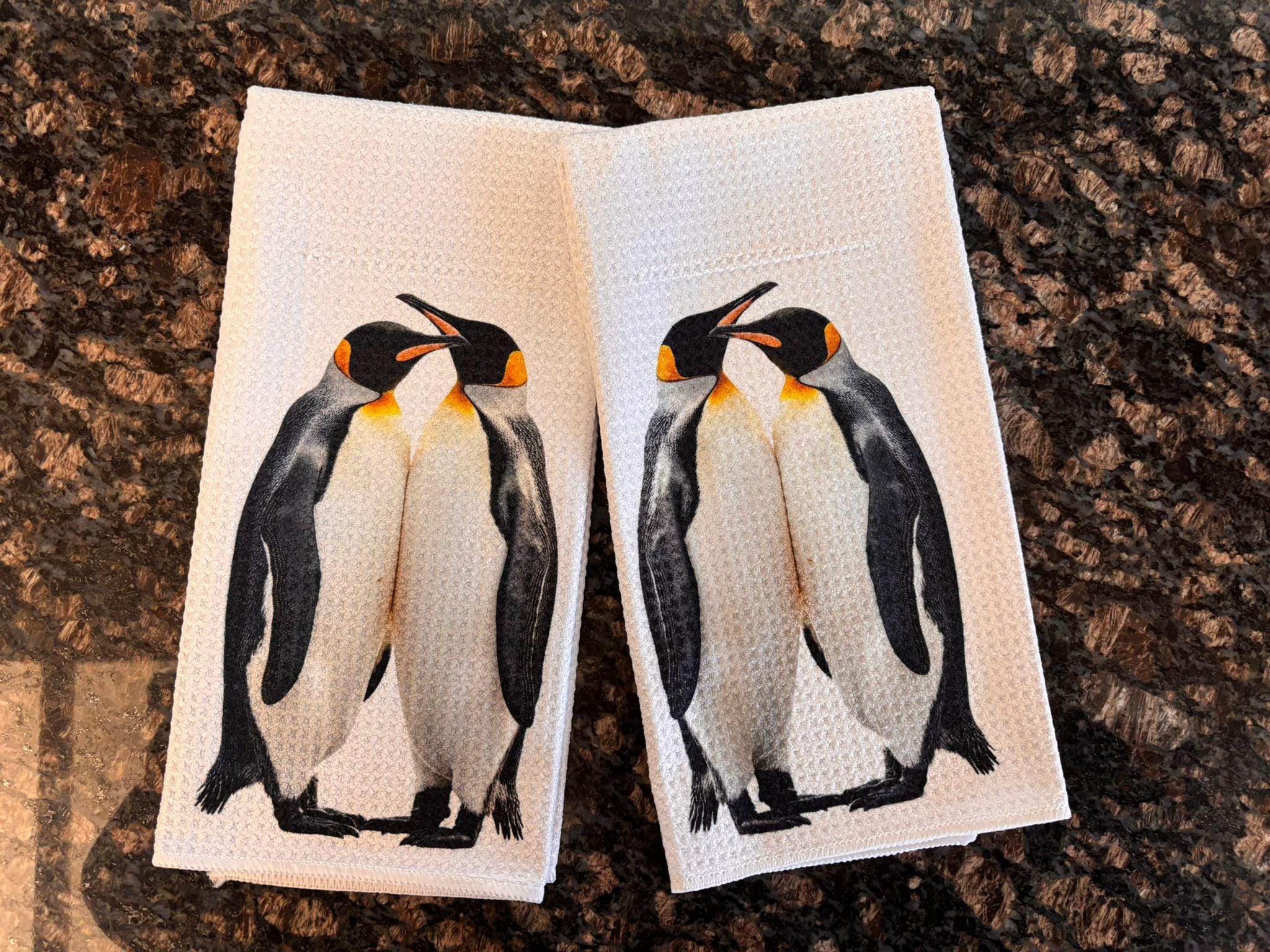 Antarctic Penguins Kitchen Towels Set: Absorbent Dish Towels for Nature Lovers - Image 3